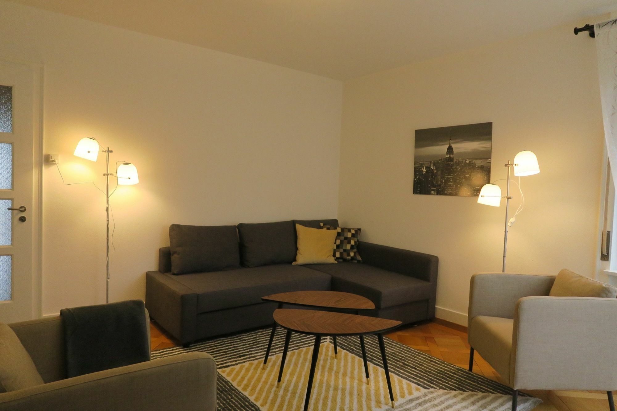 Newly Furnished Apartment in Цюрих Екстериор снимка